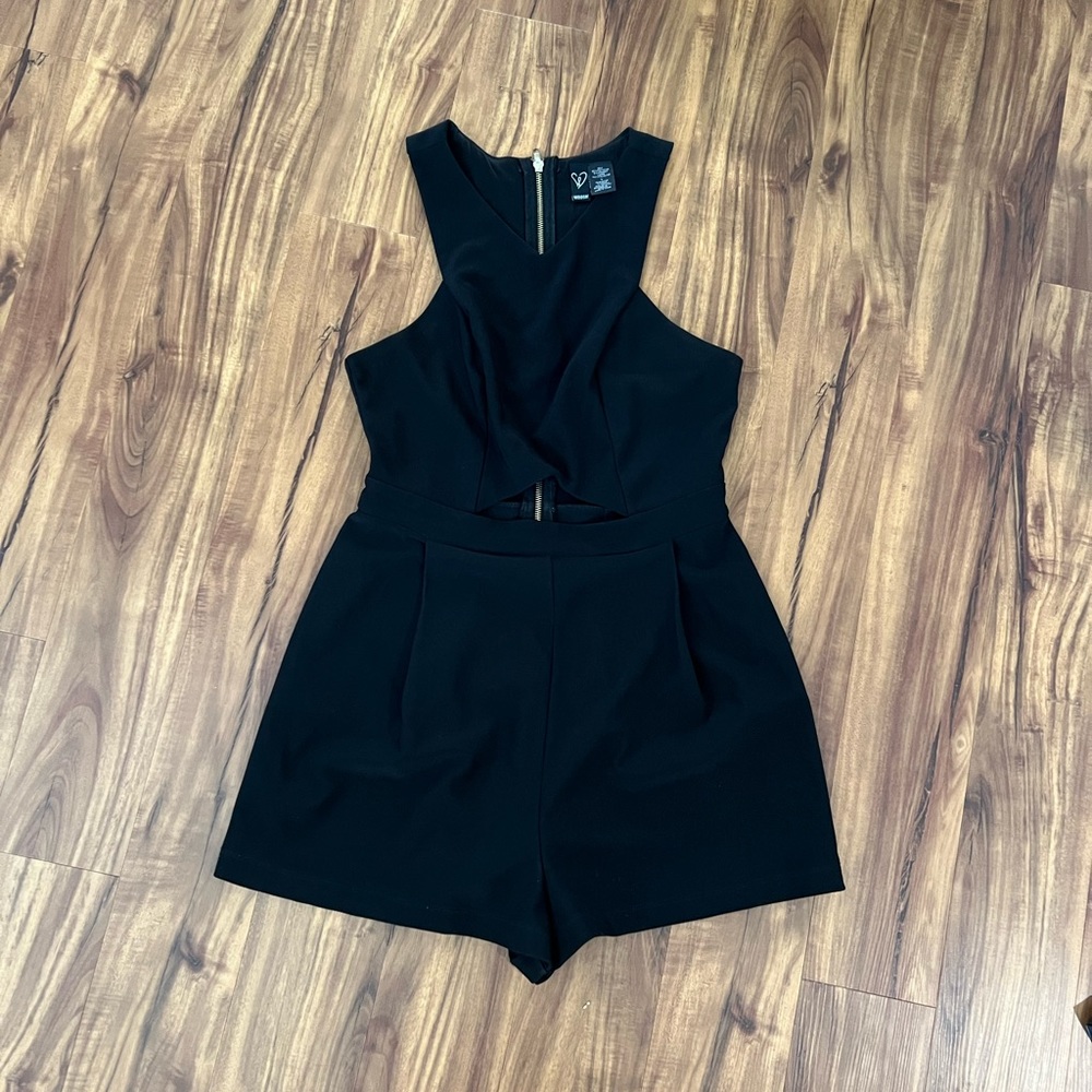 Black Romper (Windsor, size large) with keyhole cut out